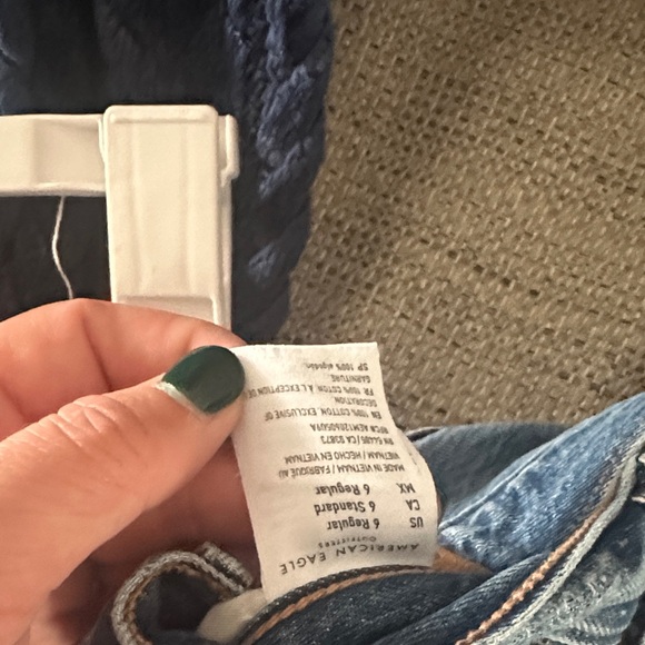 American Eagle Outfitters Light Blue Denim - Picture 2 of 5